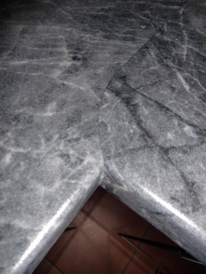 Küchen und Arbeitsplatten